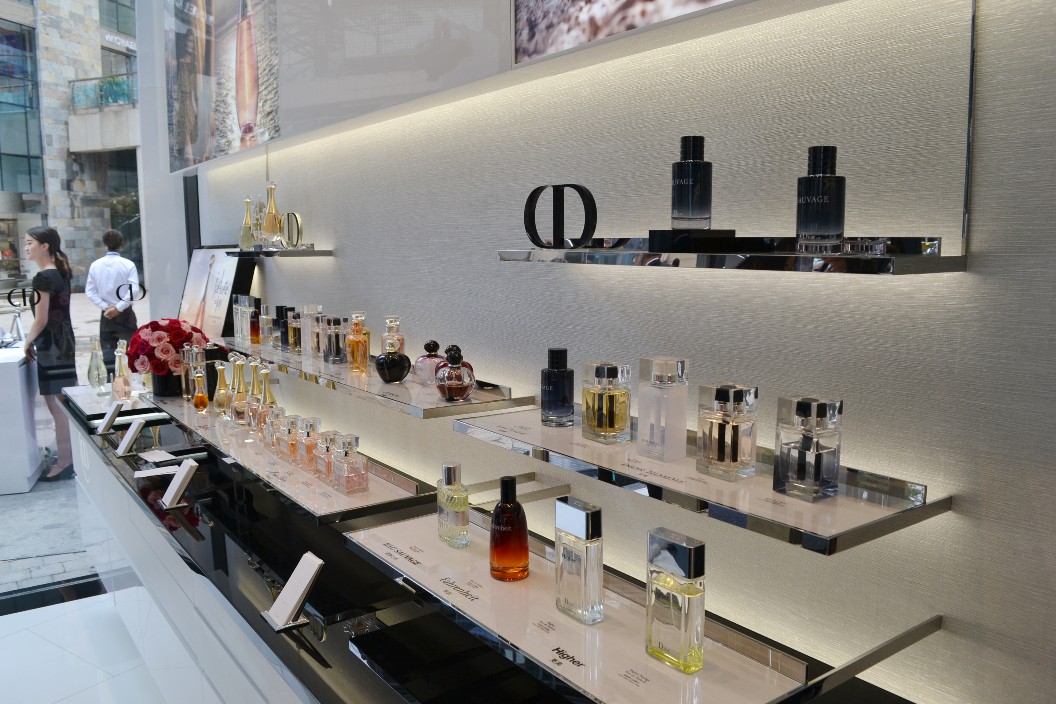 Dior迪奧后臺彩妝概念精品店于昆明順城盛大揭幕，開啟美妝新紀元